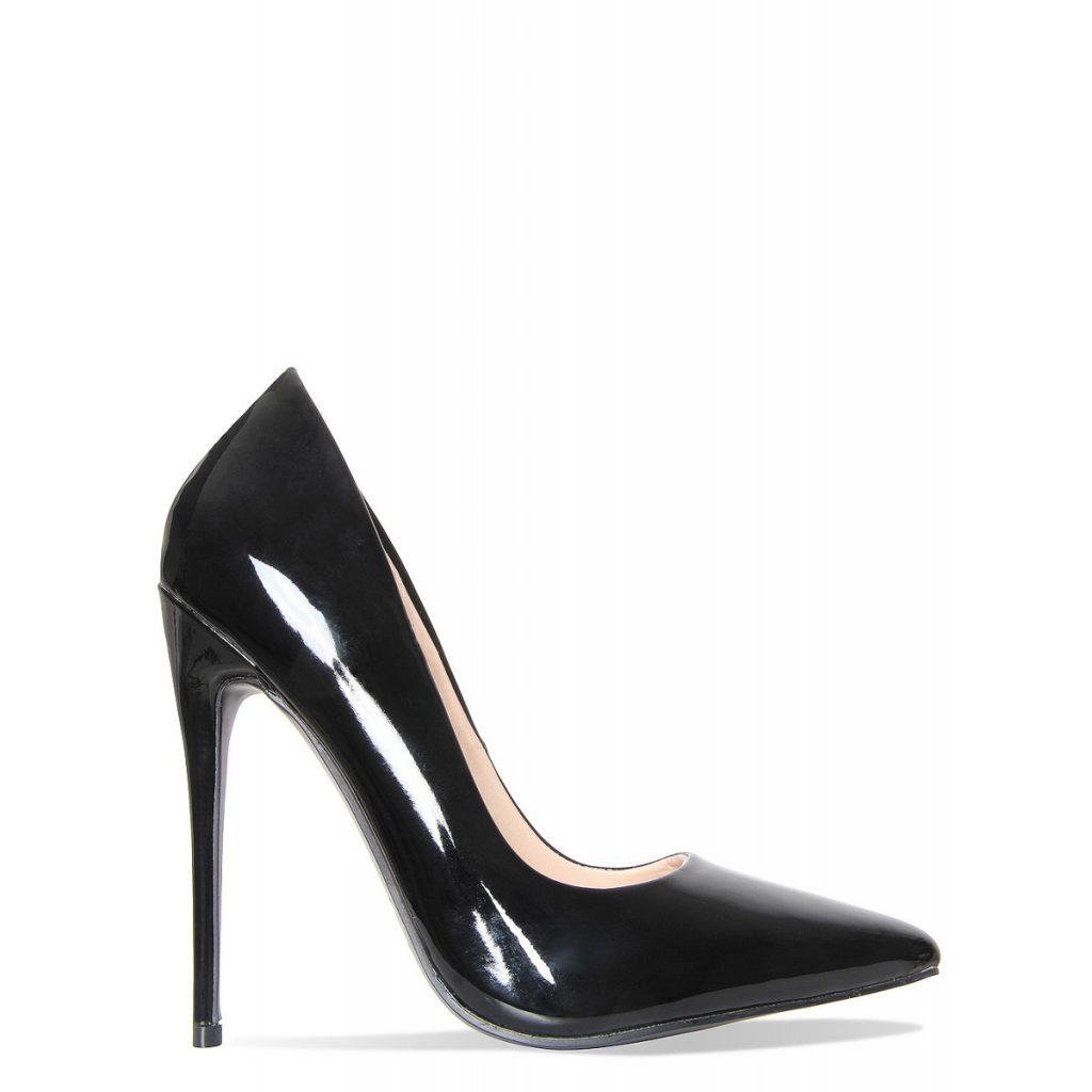 Look graceful by wearing black patent shoes – StyleSkier.com