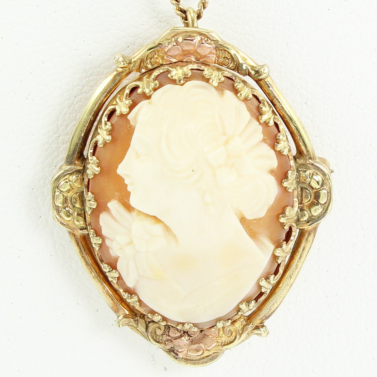 cameo brooch this is an image of the antique carved cameo pendant brooch. ztxzvrk