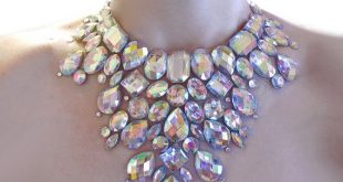 crystal ab rhinestone mega statement necklace, dramatic rhinestone necklace,  rhinestone burlesque necklace, clear ab hndezqg