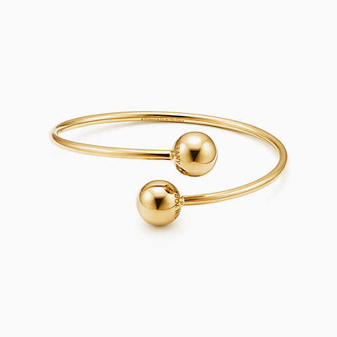 gold bracelets new tiffany hardwear ball bypass bracelet in 18k gold, medium. coiqwre