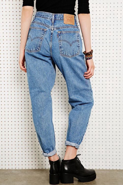 just bought a pair of mom jeans, trying to figure out how to wear them kiamccn