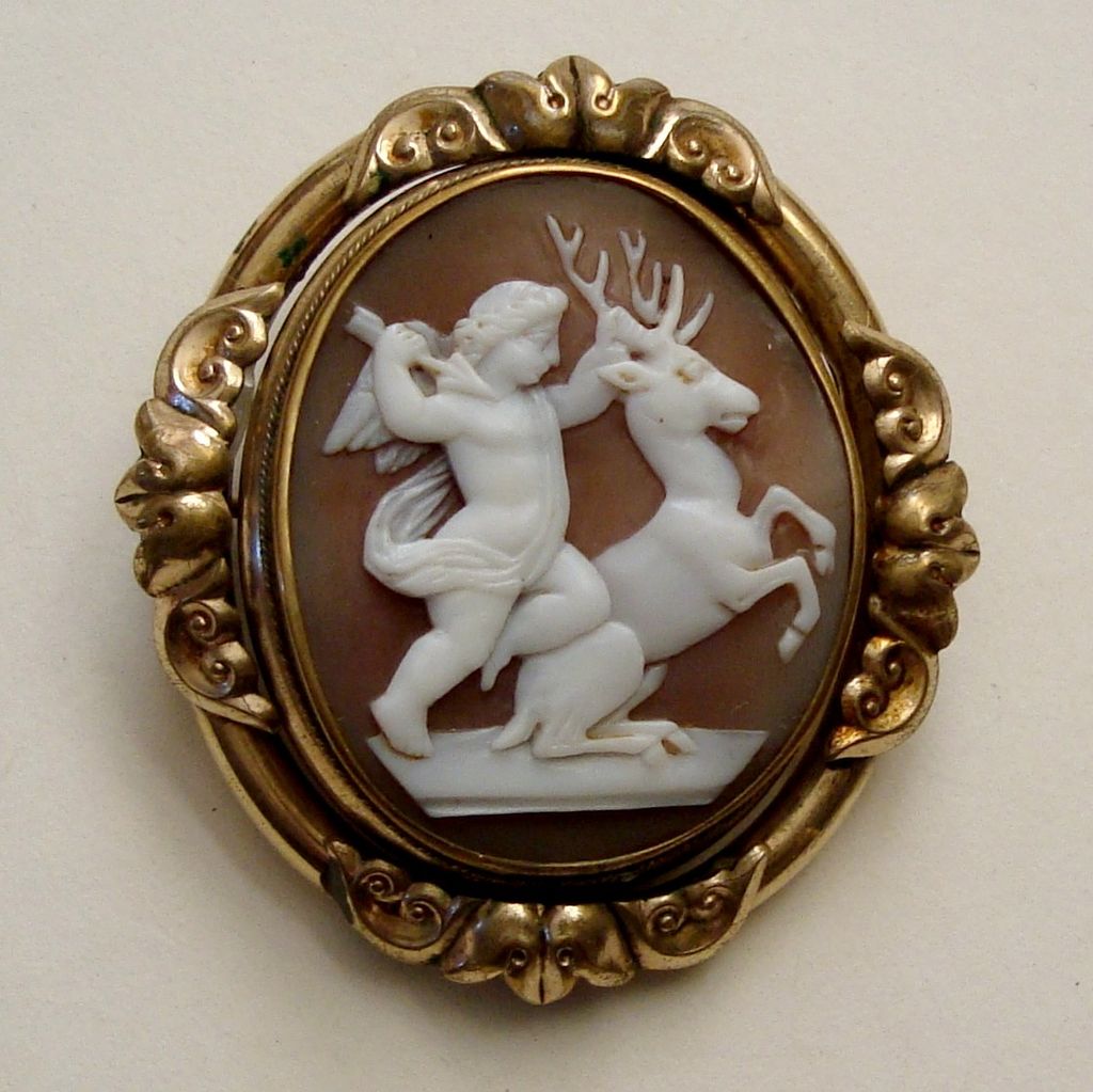 ornate victorian swivel cameo brooch with hair locket - cupid with stag zlbahxa