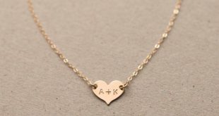 personalized necklaces 20 chic pieces of jewelry that you can customize tyvvuvt