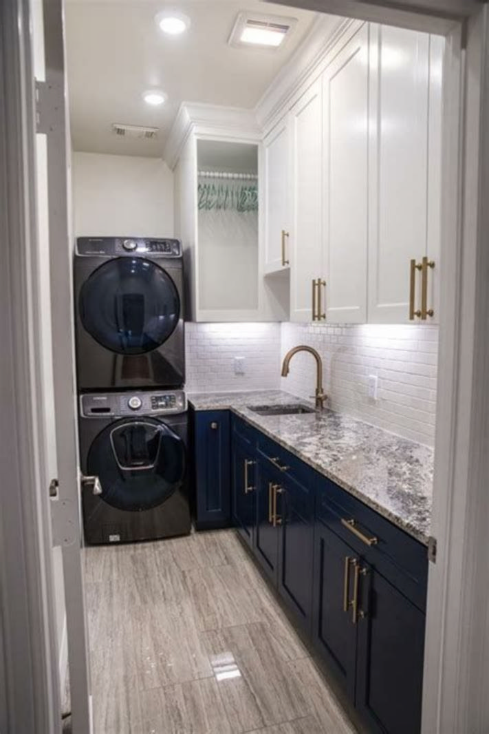 Helpful Ideas for Trendy Laundry Room Decorations 26