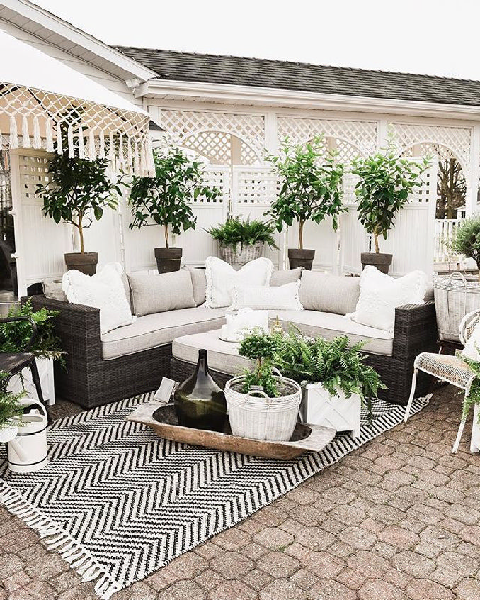 44 Amazing Patio Ideas To Brighten Up Your Home On A Budget 43