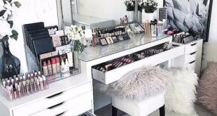 20 Best Makeup Vanities & Cases for Stylish Bedroom | Makeup room .
