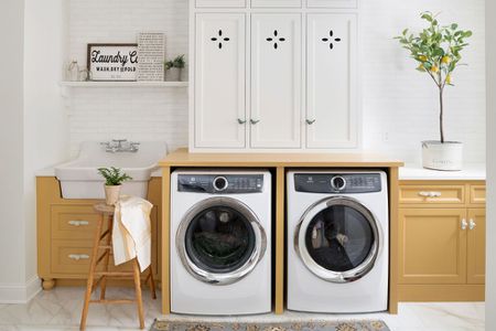 Classic Laundry Room Decoration Storage
Design Ideas