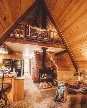 inside the cozy cabin Photography by @kylefinndempsey .