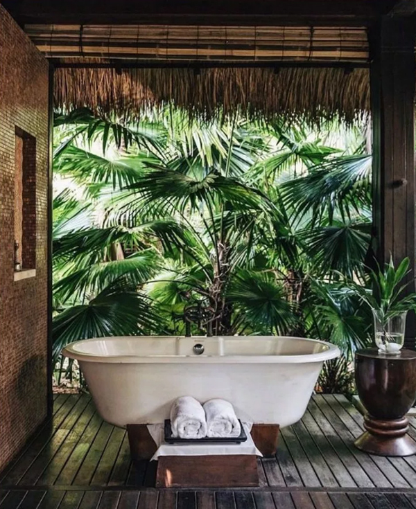 34 Outdoor Bathroom Ideas That Feel Like A Vacation | HomeMydesi