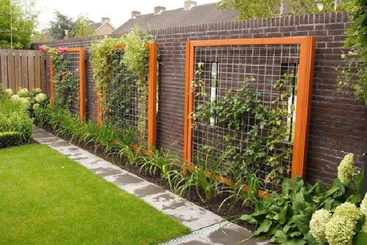 Garden Fence With a 45 Trellis Design
Ideas