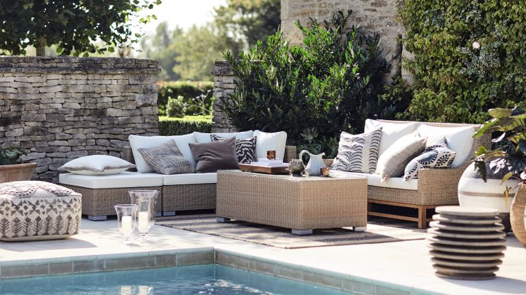 Patio ideas: 27 designs with decor inspiration for outdoor paved .
