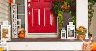 12 Affordable and Cute Fall Front Porch Decorating Ide