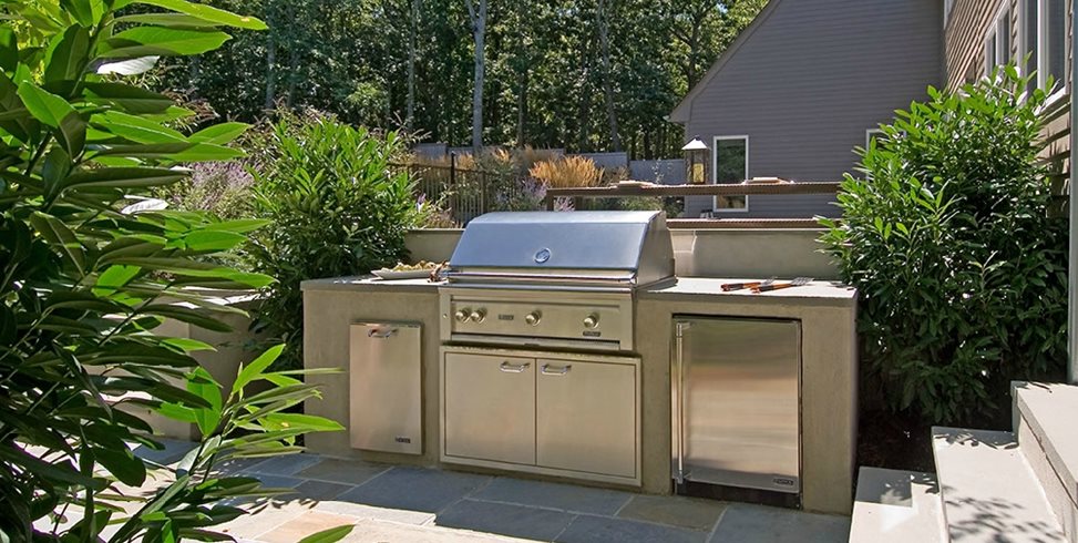 Outdoor Kitchen Layouts – Samples & Ideas - Landscaping Netwo