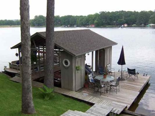10 Boathouses That Will Blow You Away | Lakefront living, House .